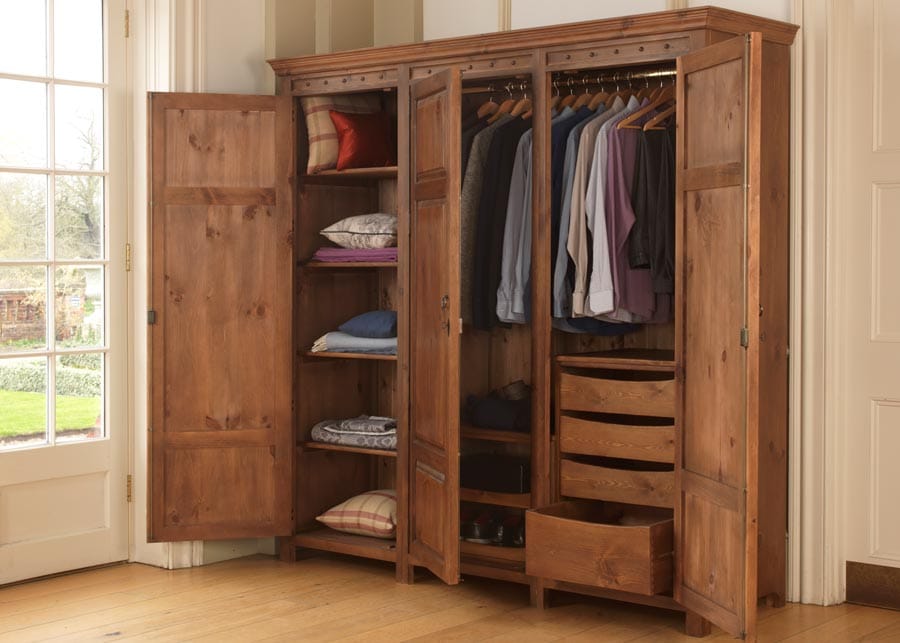 Wooden Wardrobe Designers In Velachery Madipakkam